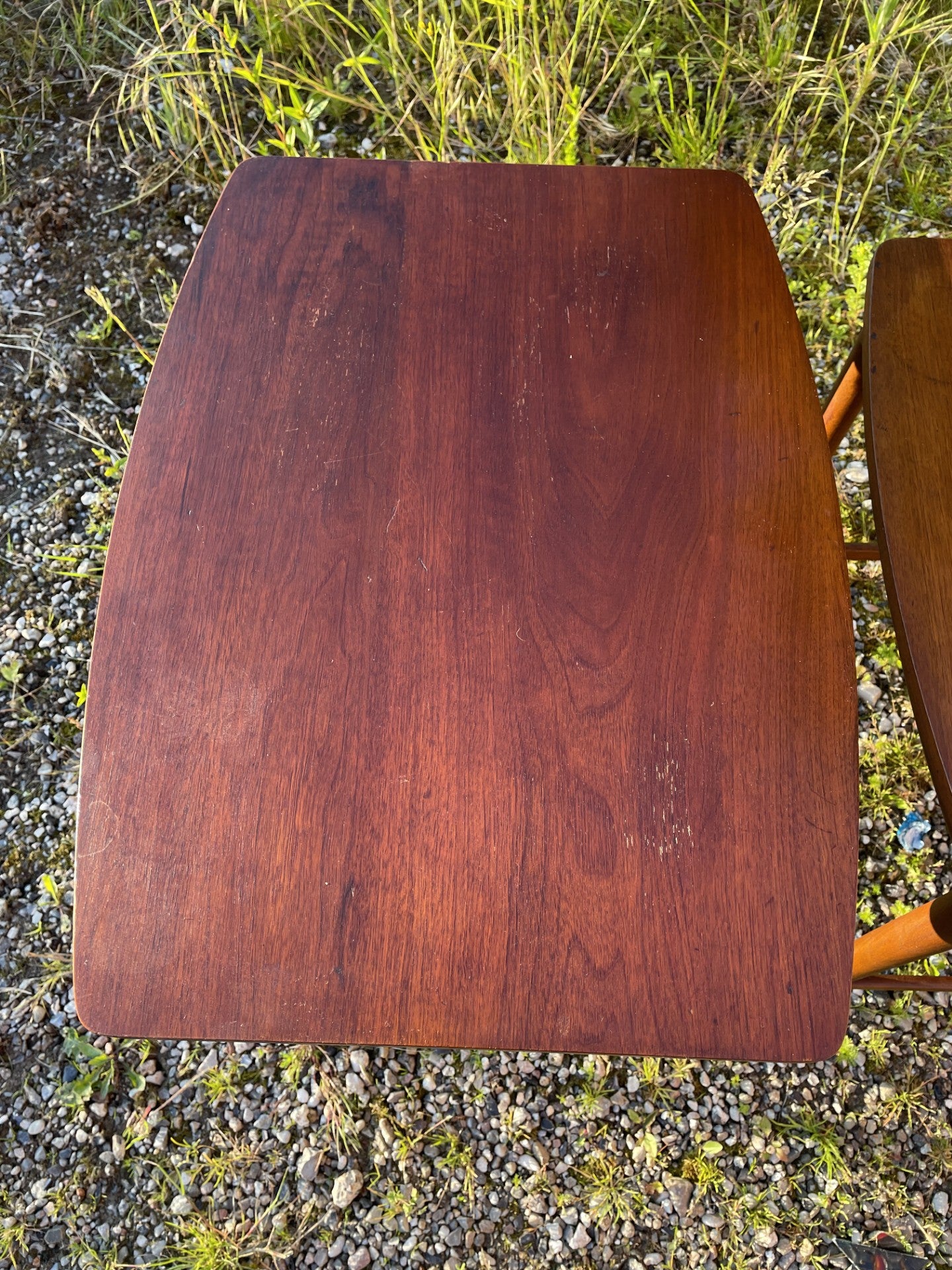 Beautiful side table made in stained walnut - no. 025090