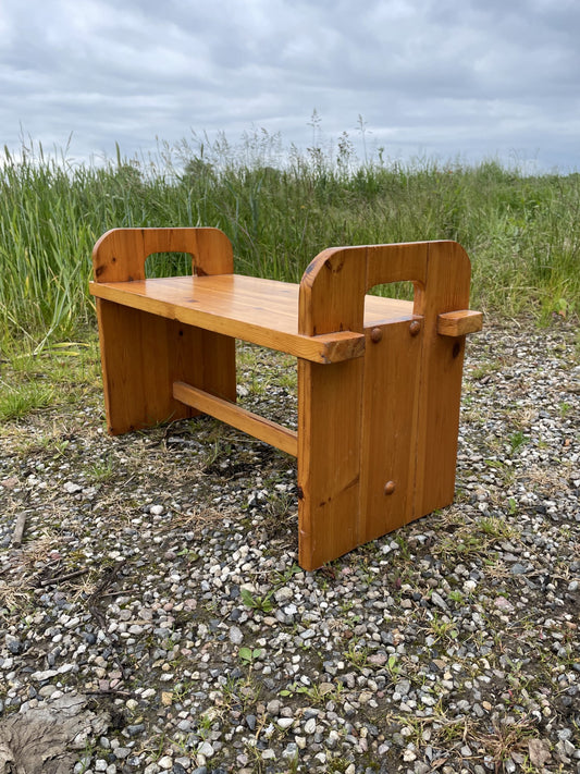 Beautiful bench in pine wood - no. 027010