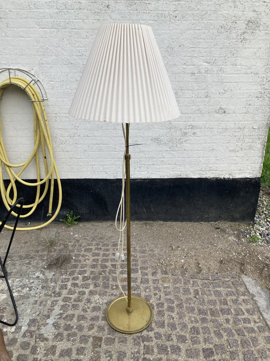 Flot messing standerlampe med skærm - nr. 01117