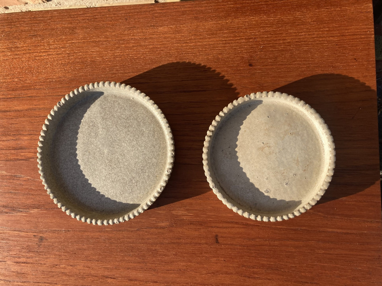 2 beautiful Arne Bang stoneware dishes - no. 0625