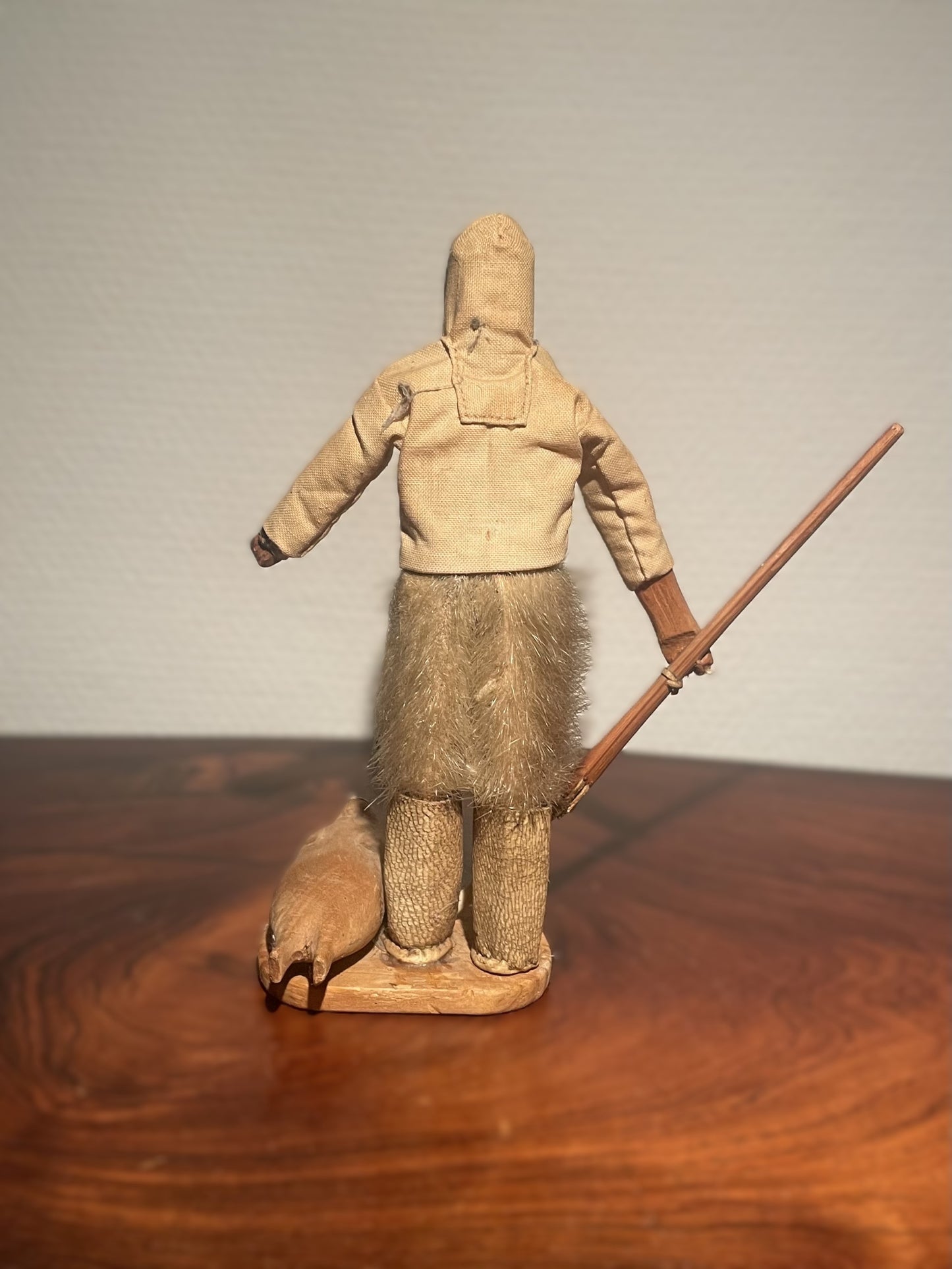 Greenlandic hunter with his catch, circa 1970s - no. 07000