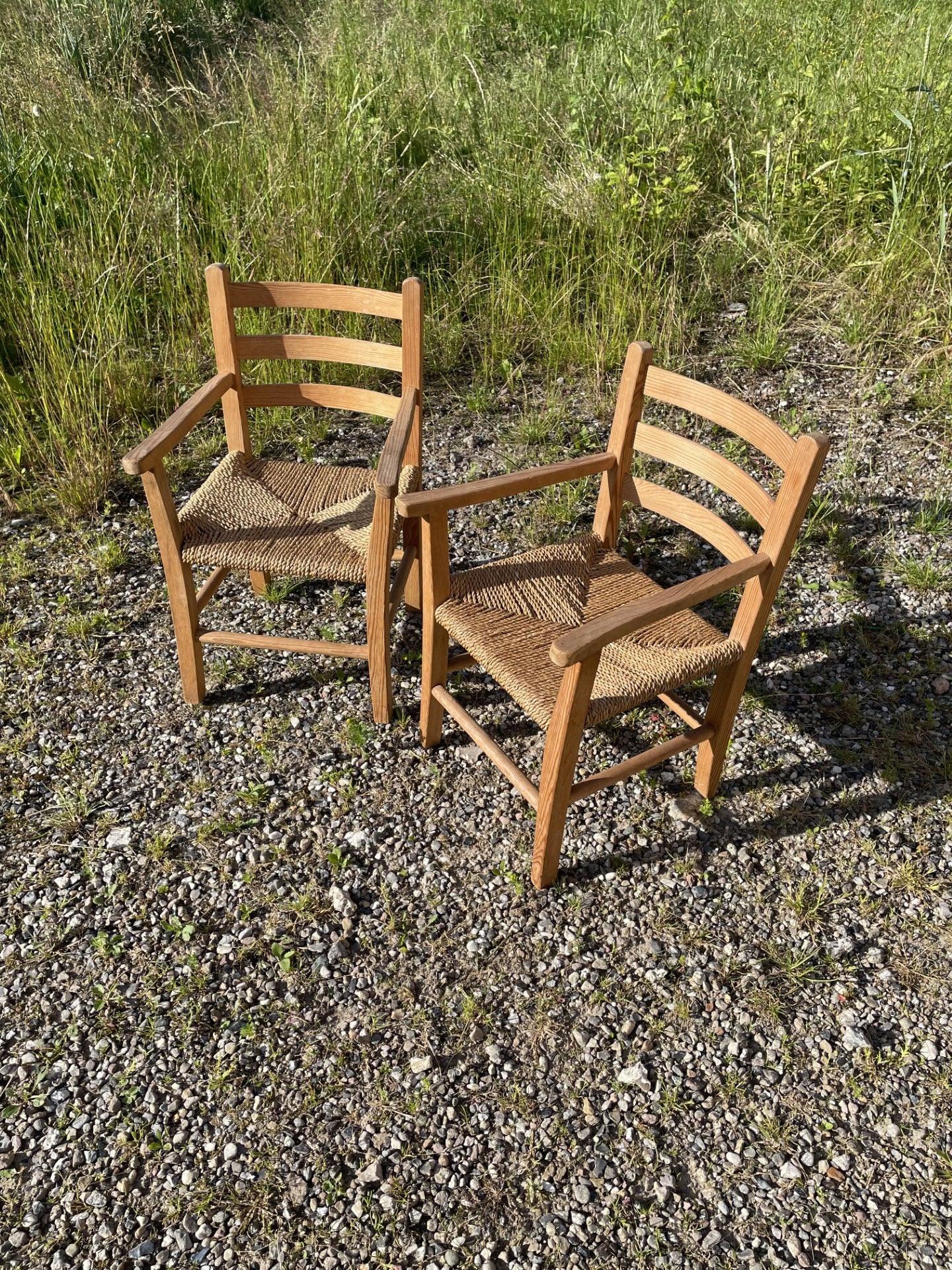 2 children's chairs in pine wood and wicker seat - no. 031040