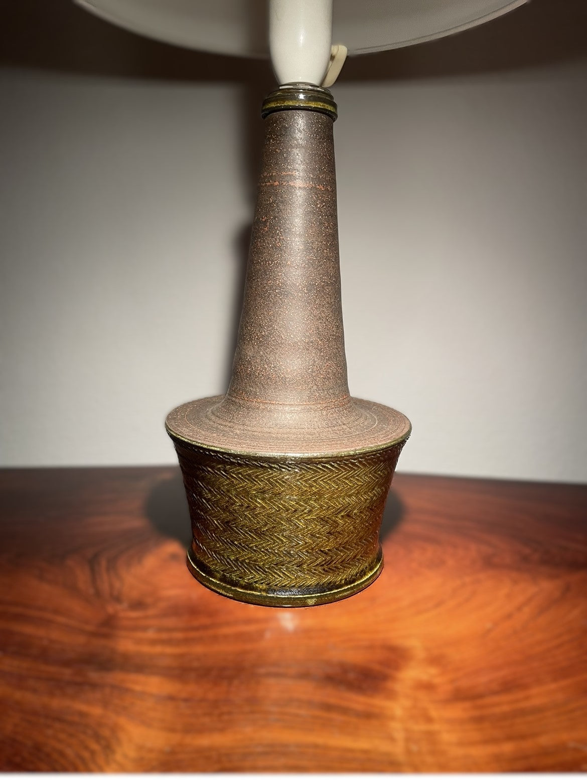 Nils Khaler (1906-1979) beautiful stoneware table lamp by the brand HAK /Nils - no. 900100