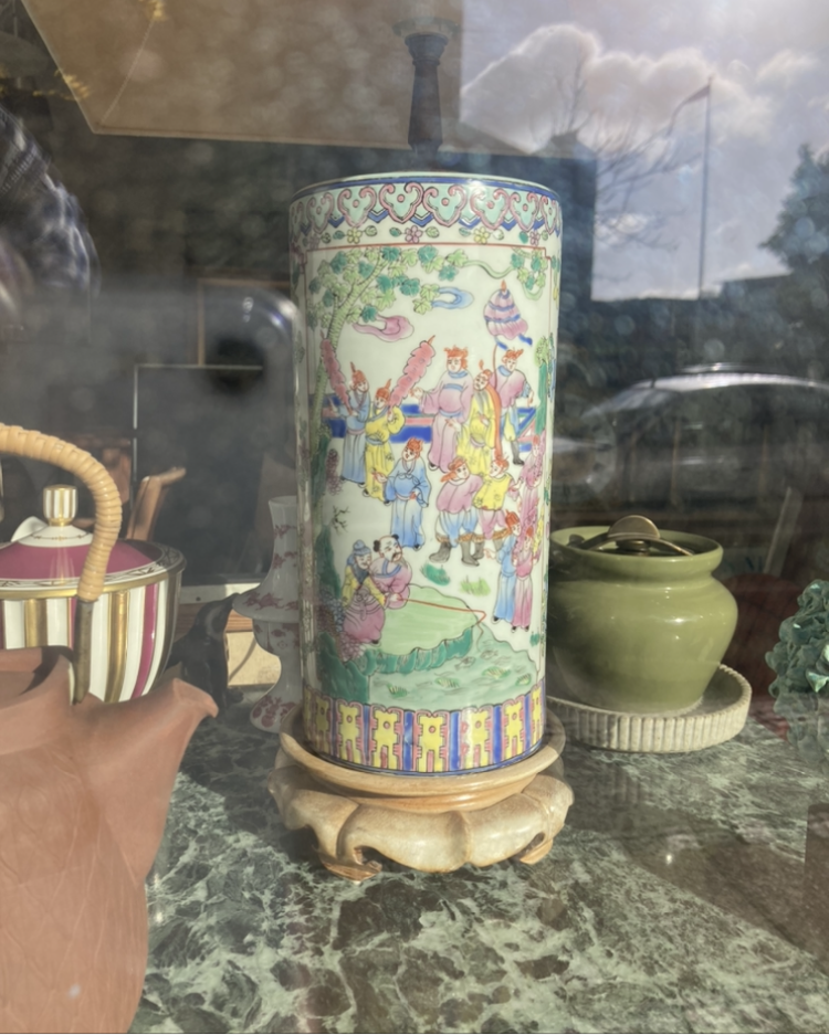 2 beautiful Chinese table lamps with bright fabric shades - no. 0968