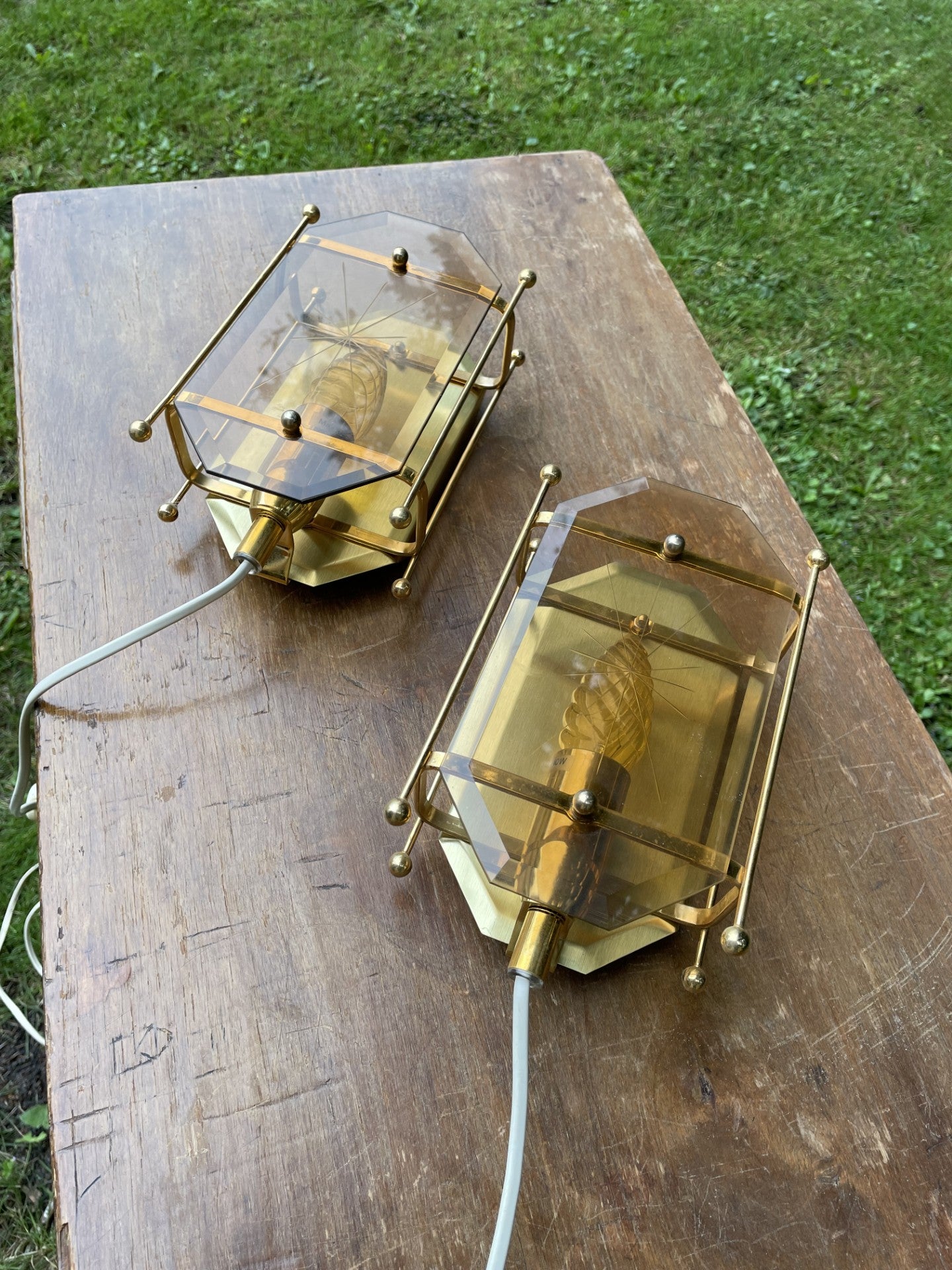 A pair of beautiful brass wall lamps - no. 04011