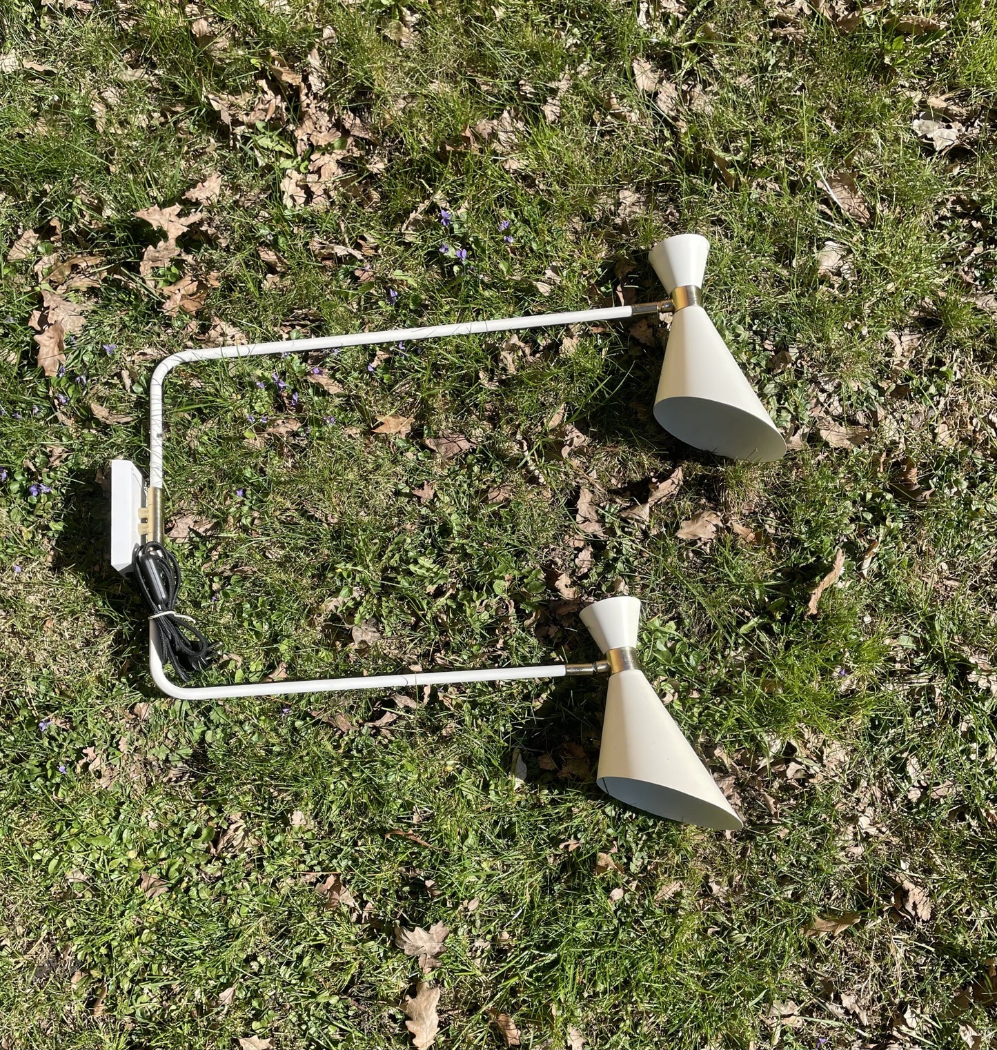 Beautiful double wall lamp in white metal and brass from Zuiver - no. 525825