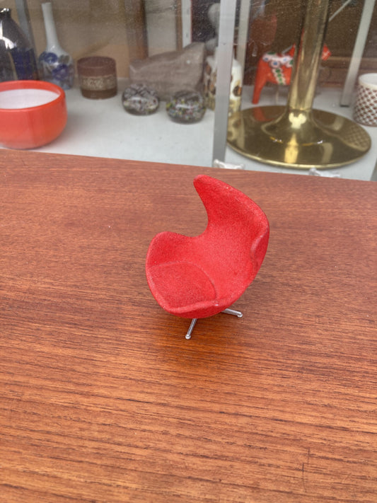 Ægget af Arne Jacobsen mini model - nr. 01025