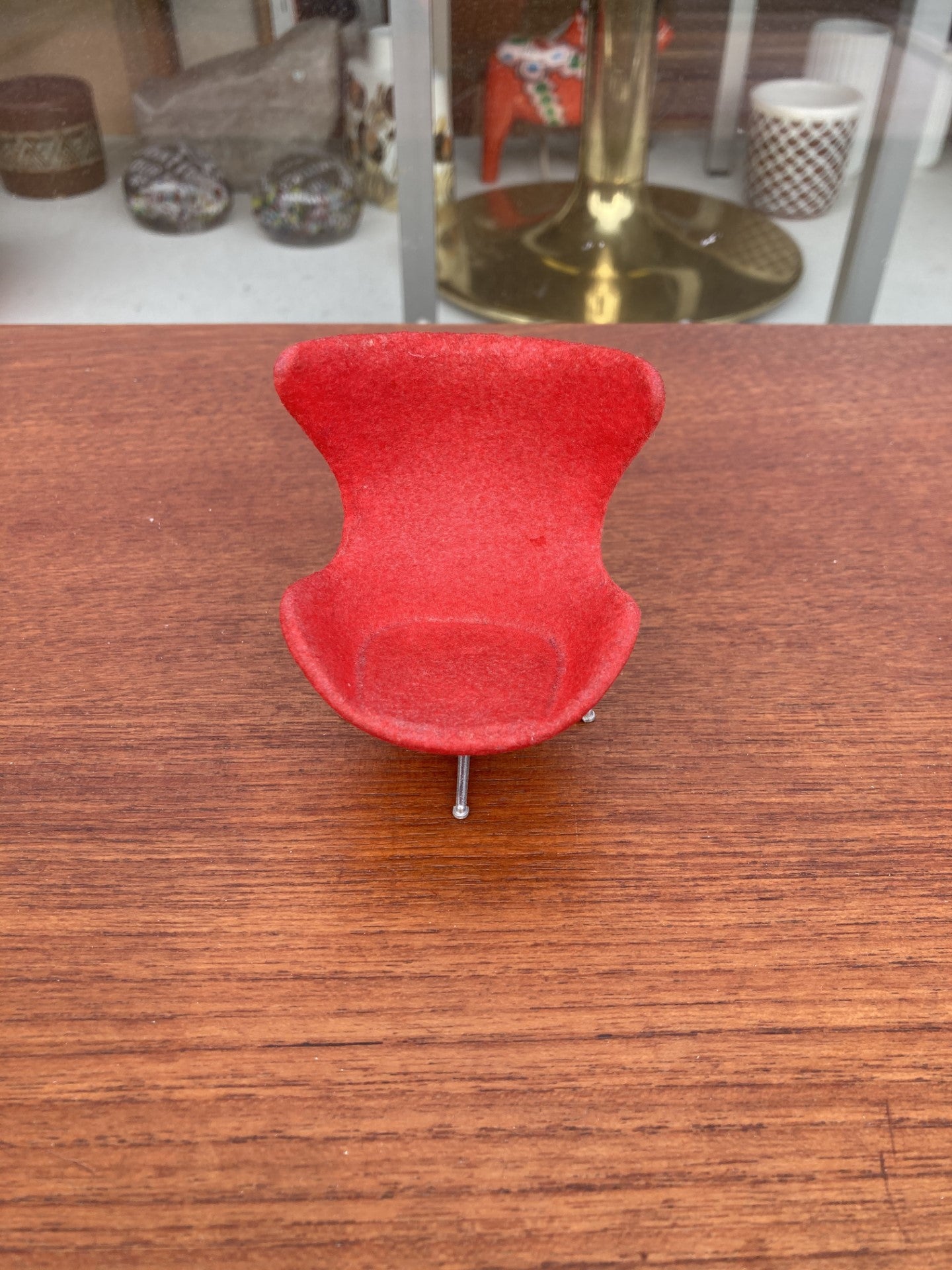 Ægget af Arne Jacobsen mini model - nr. 01025