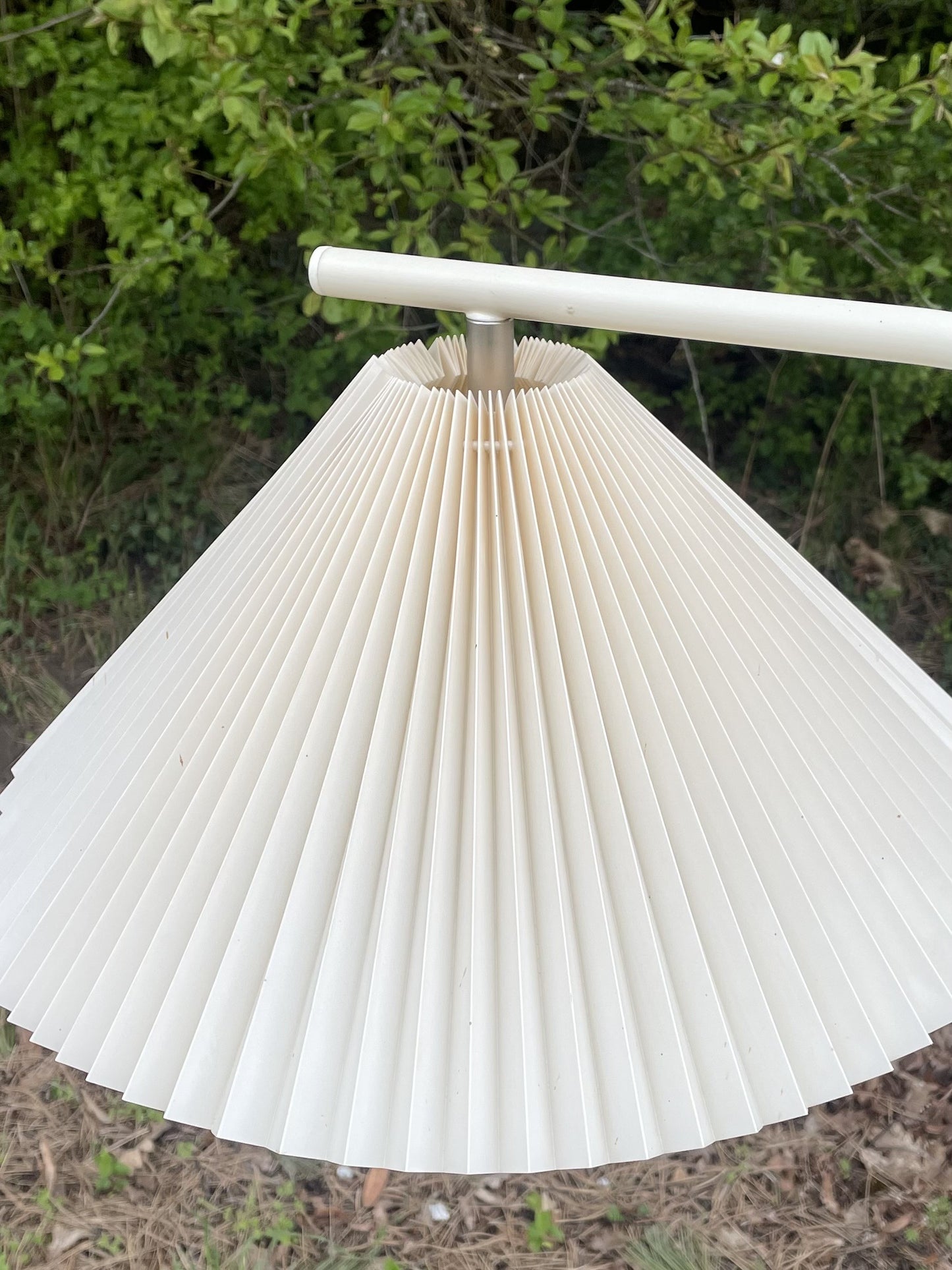 Flot standerlampe fra Lyskær i hvid metal - nr. 175250