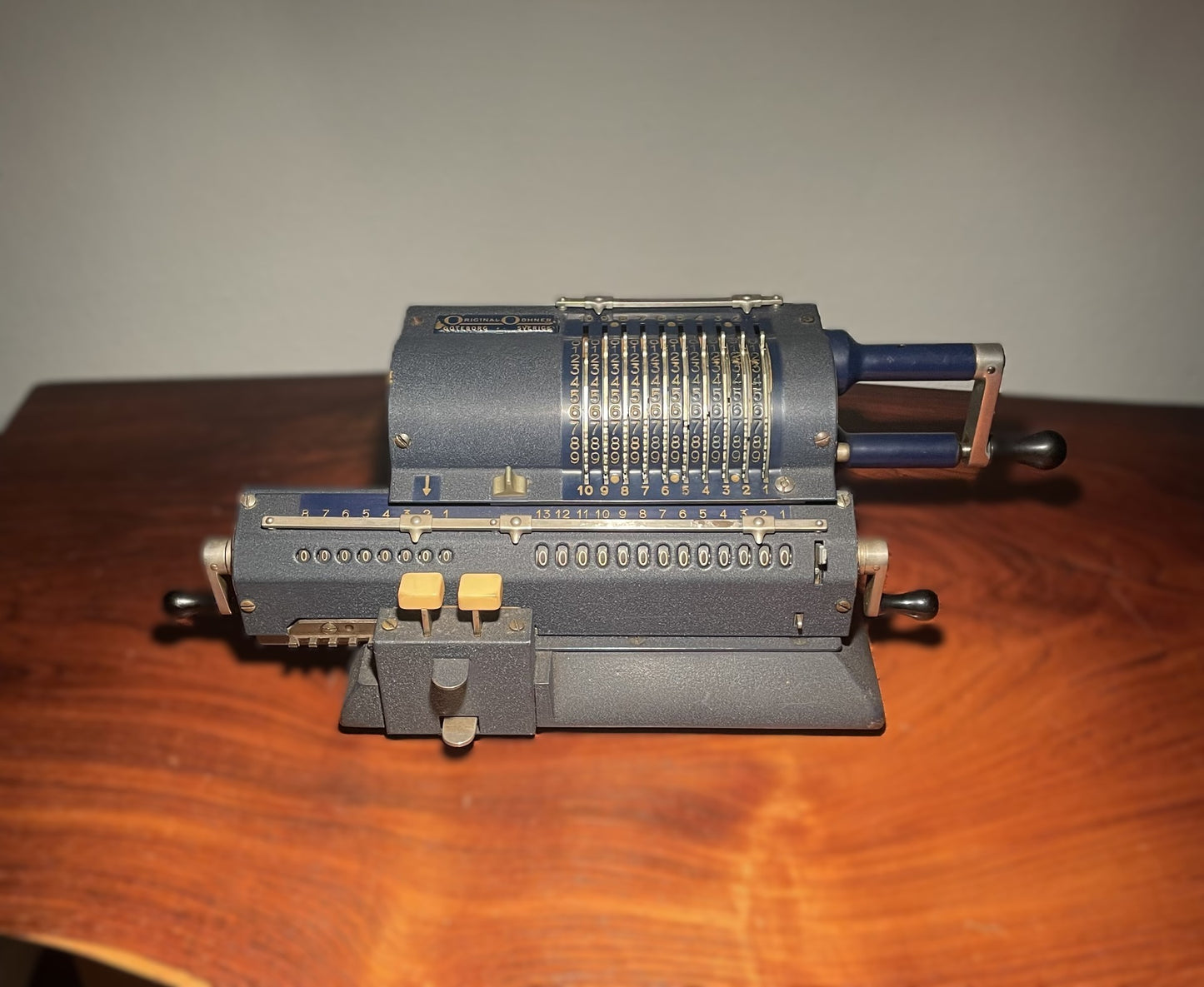 Original Odhner calculator model 127 - no. 825750
