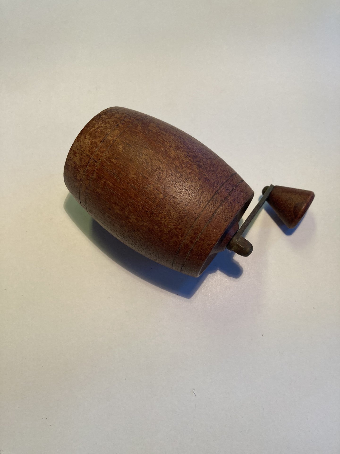 Flot teak og messing  peberkværn - nr. 01101