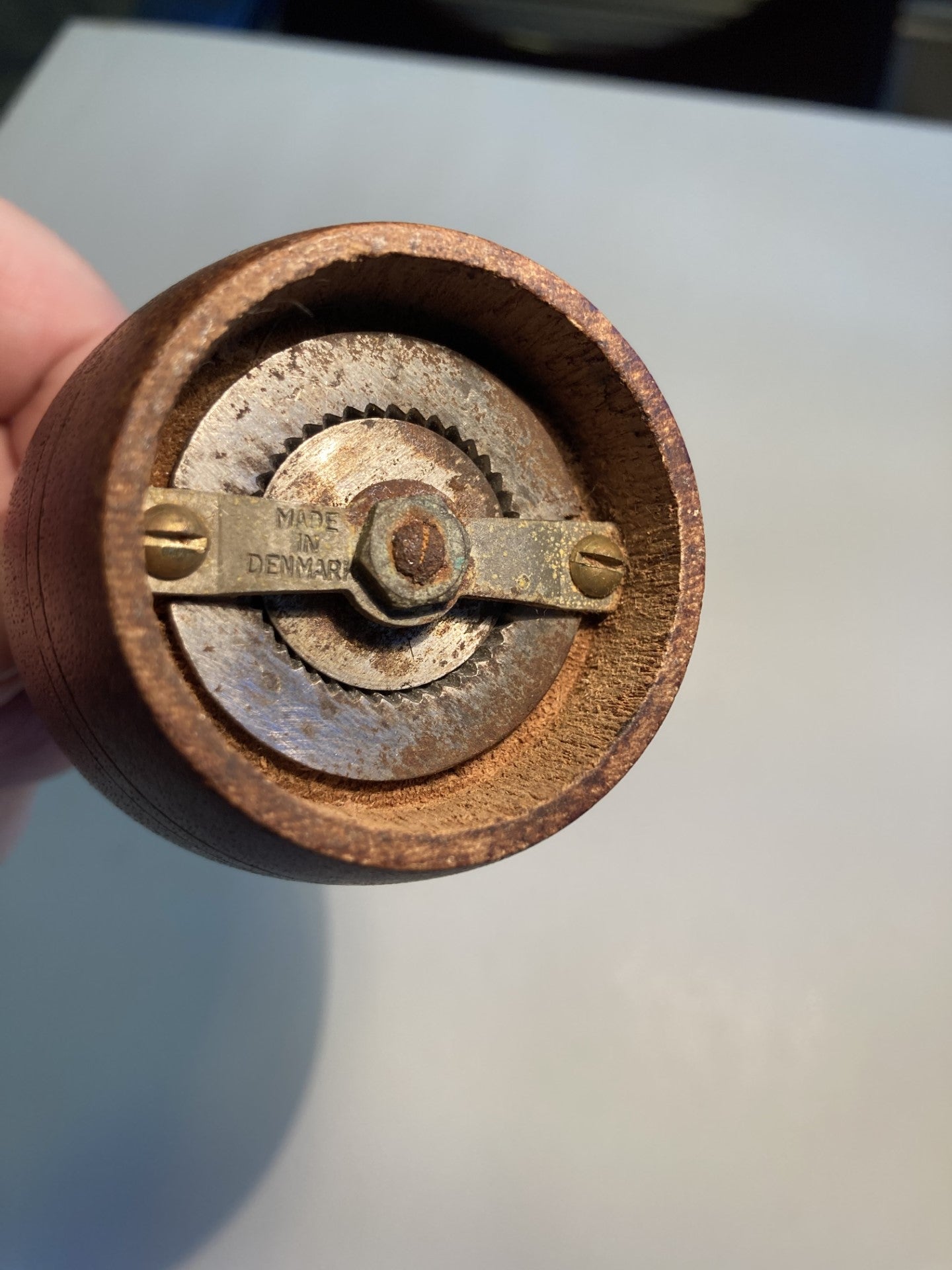 Flot teak og messing  peberkværn - nr. 01101