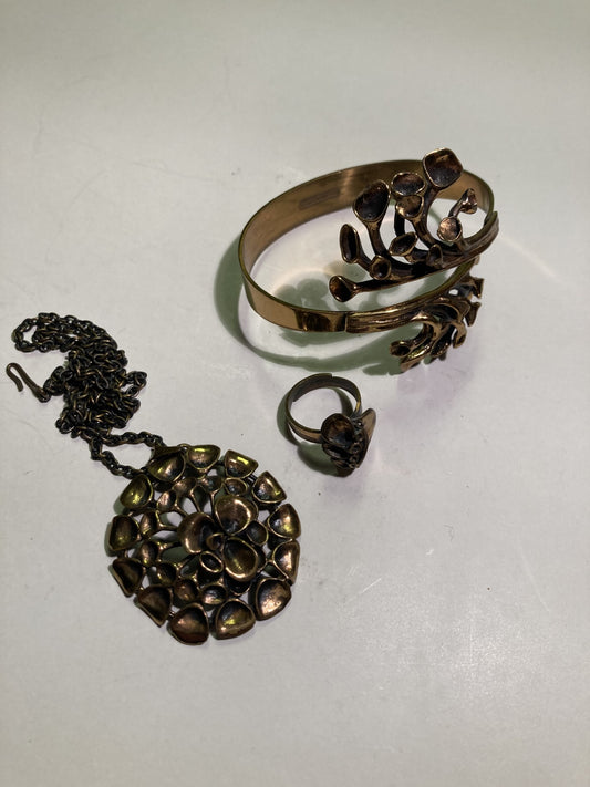 Flotte vintage bronze smykker fra Finland  -nr. 01109