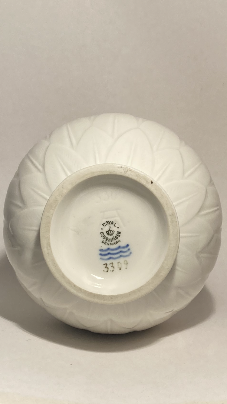 Arno Malinowski vase of Blance de Chine Porcelain from Royal Copenhagen - no. 01375