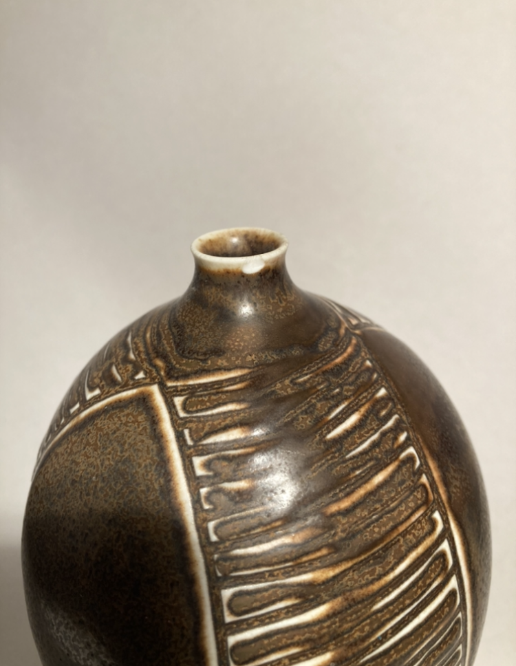 Unique vase from Royal Copenhagen, design by Gerd Bøgelund - no. 01470