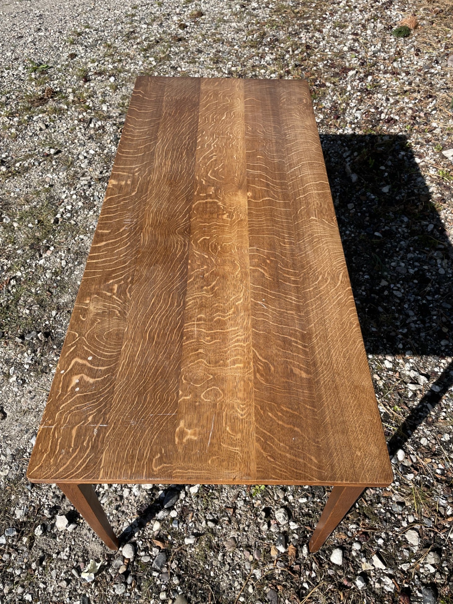 Beautiful coffee table in solid oak, attributed to Fritz Henningsen - no. 09072