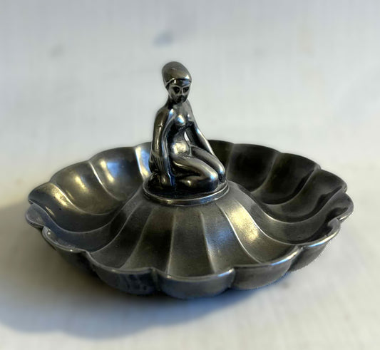 Sjælden Just Andersen Art deco fad med kvindefigur, udført i diskometal - nr. 788501254