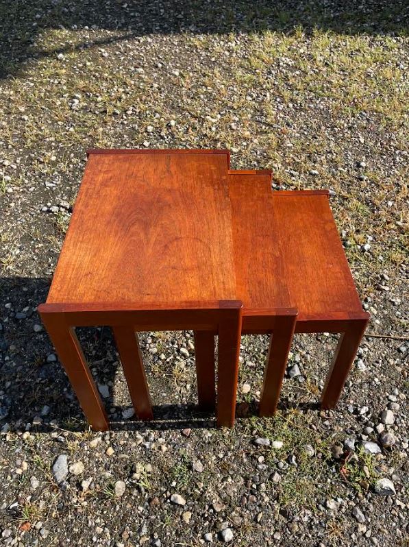 Beautiful side table made of teak - no. 06030