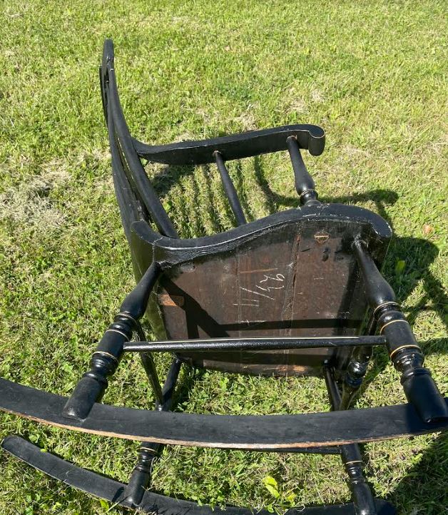 Beautiful antique rocking chair from Copenhagen - no. 09030