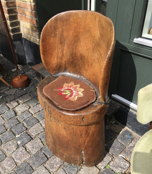 Incredibly beautiful antique Norwegian/Swedish cube chair made of oak