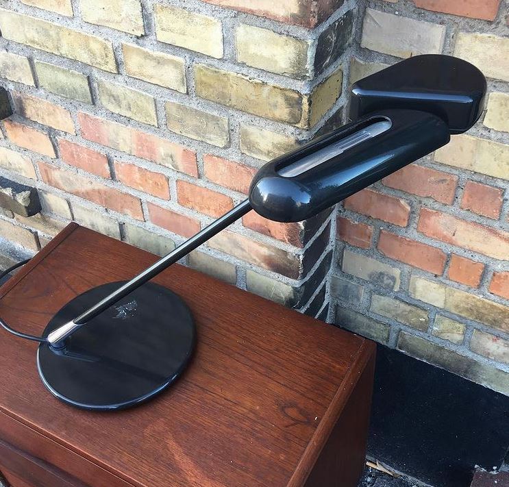 Lighting, unique table lamp from Arteluce Italy, model Ring, designer Bruno Gecchelin
